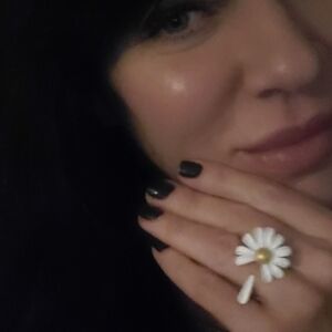 Kate Spade White and Gold Daisy Ring, Adjustable Ok Condition